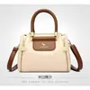 2026 Novas Bolsas Transfronteiriças Estilo Europeu e Americano para Mulheres, Bolsas de Mão com Combinação de Cores da Moda, Bolsas de Ombro Transversais de Grande Capacidade Estilo Coreano