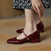 Sapatos Mary Jane Franceses Retrô de Couro Verniz Vermelho para Mulheres, Primavera 2023, Bico Quadrado, Raso, Salto Baixo Grosso