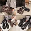 Zapatos de Cuero Brogue Retro Nuevo Estilo Modernos Geniales Tallados Versátiles Pequeños Zapatos de Cuero para Mujer Brogues de Mujer Primavera Británicos 2026