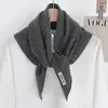 Cachecol Triangular 100% Lã Pura para Mulheres no Outono e Inverno, Cachecol de Tricô Versátil de Cor Pura Quente, Xale, Cachecol de Alta Qualidade