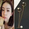 B057 Socialité japonesa y coreana Clip para el cartílago de la oreja de perla Hebilla de oreja Cadena con borla Pendientes de tachuela individual de perla Joyería de moda para mujer