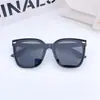 Gafas de Sol Cuadradas Transfronterizas Europeas y Americanas Color Crema Coreanas de Moda con Protección Solar Gafas de Sol con Tachuelas de Arroz para Niños y Niñas