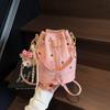 Bolsa Estampada de Nicho Super Fire para Mujer Nueva Llegada 2025 Verano Bolso Cruzado Versátil Bolso de Mano de Moda Bolso Cubo