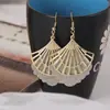 Recolección Transfronteriza de Pendientes Metálicos con Hojas Geométricas Escarchadas, Ganchos para Orejas Creativos Personalizados con Borla de Hoja Redonda Hueca