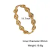 Pulseira de aço inoxidável estilo retrô europeu e americano com design geométrico vazado de estrela de quatro pontas, pulseira de aço titânio banhada a ouro para mulheres, e não desbota