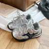 Sapatos casuais infantis 2026 primavera e outono novos tênis de bolinhas para meninas com solas macias para alunos do ensino fundamental