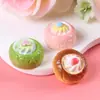 Coração de Desenho Animado Casca de Coco Creme Bolo Comida Brinquedo Resina Acessórios DIY Artesanal Pequeno Brinquedo para Crianças Ornamentos Atacado