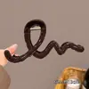 Presilha de Cabelo Ondulada em Formato de Cobra Design Retrô para Mulheres 2026 Novo Estilo Versátil Elegante Grampo Presilha de Tubarão Acessório de Cabelo