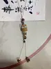 Amuletos para Bolsos de Cerámica Tejidos a Mano con Forma de Fresas, Ballenas, Hongos y Calabazas. Suministro al por mayor para bolsas de vendedores ambulantes