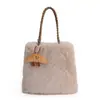 Bolsa Tote de Pelúcia de Grande Capacidade para Mulheres 2025 Outono Nova Casual Simples Estilo Estrangeiro Bolsa de Ombro Único