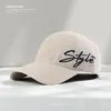 Boné de Baseball Lavado Retro Americano com Bordado de Letras para Mulheres Primavera e Verão 2025 Boné de Baseball Boné Bico de Pato Emagrecimento Facial Casal Estudante