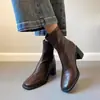 Botines de tacón alto de piel de oveja para mujeres menudas, nuevo estilo invierno 2026, botas estilo Martin que aumentan la altura con forro de felpa y tacones gruesos, botas de ajuste ceñido