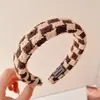 Linda diadema de felpa de dibujos animados para mujer, especialmente diseñada para lavarse la cara y aplicar mascarillas faciales, diadema de corona alta, lista para fotos, crea una atmósfera elegante