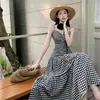 Descanso para el Té Estilo Francés Ambiente de Primer Amor Vestido de Tirantes Cuadros Dulces Vestido Largo para Vacaciones en la Costa Playa con Cuello Floral Negro