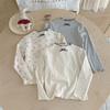 Top de moda versátil de corte ajustado para niña, nuevo para el otoño de 2025, suéter de princesa de moda para bebé, camisa básica de otoño