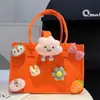 Em estoque Saco de Presente de Desenho Animado com Alça Grande Capacidade Portátil Saco de Compras Saco de Feltro Espesso Bolsa de Mão de Feltro para Celebridade da Internet