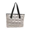 Bolso de Mano Simple y Único de Moda de Nicho Estilo Occidental 2026 Nuevo Bolso Tote Cruzado de Hombro Debajo del Brazo Primavera/Verano