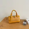 Bolso de mano pequeño para mujer transfronterizo, nuevo modelo 2026, sensación de nicho de alta gama, bolso de hombro cruzado, bolso casual de mano tipo almohada