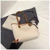 Bolso Retro de Gran Capacidad para Mujer 2025 Nuevo Estilo Simple Moda Versátil Bolso de Hombro de Compras Bolso Tote para el Trabajo y el Viaje