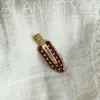 Um Novo Grampo de Cabelo de Acetato com Bolinhas da Lan, Versátil e Doce, com um Design de Coração Delicado, Adequado para Franjas e Cabelos Laterais, um Acessório de Cabelo Doce e Elegante