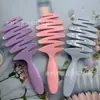 Venta Directa de Fábrica Peine de Piña de Color Macarrón con Diseño de Arco Hueco para Masaje, Adecuado para Cabello Seco y Húmedo, Antiestático y Sin Enredos