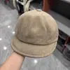 Gorro de Lana Cálido con Visera Corta para Otoño e Invierno para Mujer, Estilo Casual Versátil de Nicho, Gorro de Lana tipo Ecuestre que Rejuvenece, Tendencia de Moda