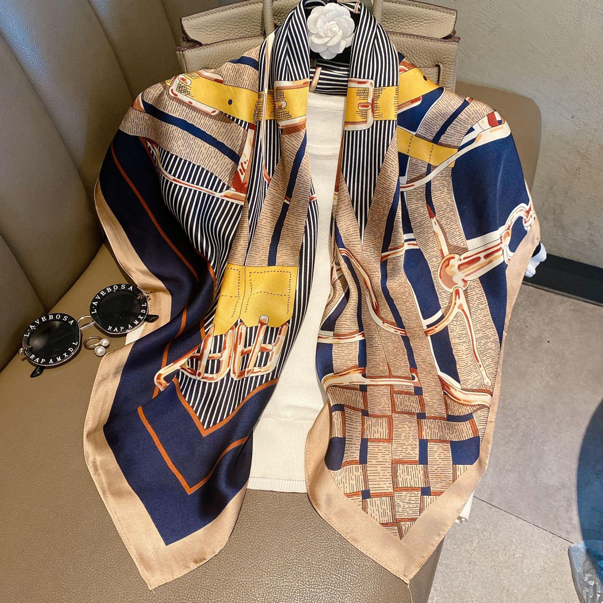 SKU-07-卡其边链条