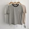 Verano Nuevo Clásico Letras Bordadas Rayas Simples en Blanco y Negro Cuello Redondo Holgado Algodón Fino Manga Corta Camiseta Top para Mujer
