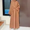M189 # Ropa de mujer transfronteriza en stock de 7 colores de Malasia, vestido de manga de pétalo con retazos de encaje - viene con pañuelo para la cabeza