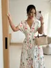Vestido Largo Floral con Pliegues, Cintura Ajustada, Cuello en V, Mangas Abullonadas, Estilo Francés, Nuevo Estilo 2026, con Ambiente Festivo y Temperamento Elegante