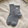 Calcetines de Encaje sin Costuras para Mujer, Calcetines Transpirables de Media Pantorrilla para Primavera y Verano, Bonito Bordado de Oso, Calcetines Holgados con Puño de Burbuja Estilo Universitario