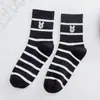 Calcetines Dongdaemun de Corea del Sur de Alta Elasticidad con Dibujos Animados de Media Pantorrilla para Hombres y Mujeres Cabeza de Ratón Blanca y Negra Calcetines Deportivos Versátiles