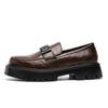 Sapatos de plataforma de outono de 2024, mocassins masculinos com fivela de metal, tamanhos grandes 4748, sapatos pequenos de couro