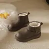 Botas de Nieve Cálidas Nuevas de Invierno 2026 para Mujer Suela Gruesa Felpa Adicional Zapatos Panera Estilo Coreano Punta Redonda Clásico Retro Zapatos de Algodón de Moda