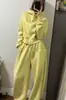 Conjunto de Sudadera Gruesa con Forro Polar de Otoño e Invierno de Gama Alta para Mujer, Conjunto Deportivo Casual de Dos Piezas con Capucha Amarillo, Elegante y Rejuvenecedor