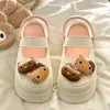 Zapatos de Agujeros con Suela Gruesa de Dibujos Animados Lindos para Mujer 2025 Primavera/Verano Nuevos Elegantes para Exteriores Sensación Suave Sandalias de Punta Cerrada