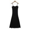 Vestido Simples Estilo Europeu e Americano Cinturado com Suspensório, Feminino Sem Costas Ajustado com Prega no Busto Top Tubinho Alça Média Saia de Comprimento Médio Cor Pura