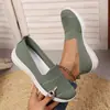Zapatos de Mujer Verano Nuevos Venta Transfronteriza Dropshipping Slip-On Zapatos de Madre Transpirables Suela Suave Cómodos Zapatos de Tela Old Beijing para Mujer
