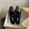 Primer Encuentro Ji Viento Nocturno Francés Retro Punta Cuadrada Corte Bajo Zapatos Individuales Mujer Invierno 2026 Nuevo Estilo Coreano Temperamento Suela Plana Más Terciopelo Ma
