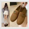 Mules Baixos Marrom Maillard de Outono 2026 Novos Elegantes Fivela Slip-on Pequenos Sapatos de Couro Sapatos Individuais