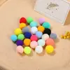 Al por mayor personalizado bola de pelo de alta elasticidad accesorios hechos a mano para bricolaje color poliéster zapatos y sombreros tamaño bola de pelo de color mixto bola de felpa