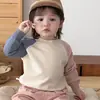 Suéter raglán de bloques de color estilo coreano para niños, tejido de punto pullover suave y amigable con la piel para otoño, adecuado para el uso diario