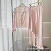 Pijama Popular de Primavera Noite Estilo Seda da Xiaohongshu para Mulheres, Decote em V, Casual, Confortável, Pode Ser Usada Fora, Roupa de Descanso Feminina