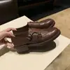 Zapatos de Vestir Estilo Británico con Tallado para Aumentar la Altura 7cm~ Novedad Primavera 2026 Zapatos de Cuero Retro Brogue Planos para Mujer