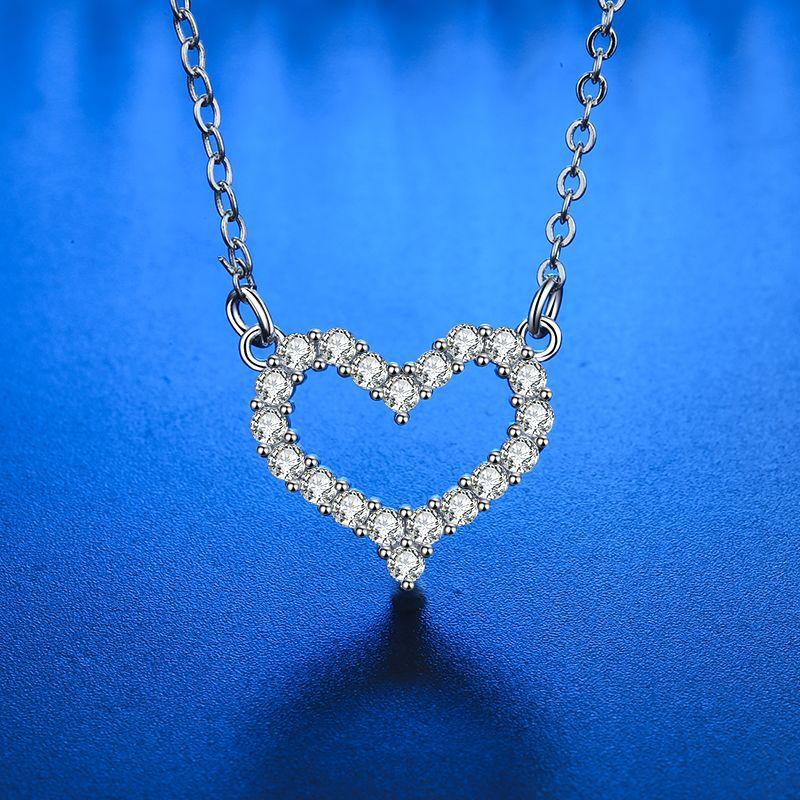 心形项链女