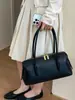 Bolso tipo baguette de nicho coreano para mujer, nuevo modelo otoño e invierno 2026, bolso de hombro para el día a día, bolso tipo almohada, bolso de importación