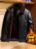 Jaqueta de couro masculina de inverno com forro de fleece, espessa, quente e adequada para homens de meia-idade e idosos, um casaco combinado de couro e pele, uma jaqueta de couro para pais