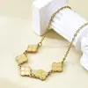 Moda Europea Simple Estilo Old Money Trébol de Cuatro Hojas Acero Inoxidable Chapado en Oro de 18 Quilates Pulsera para Mujer Versátil