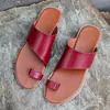 Desejo Europa e Estados Unidos tamanho grande transfronteiriço comércio exterior sapatos femininos novos verão 2022 sola rasa sola grossa uso externo sandálias com dedo do pé exposto