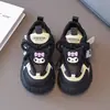 Zapatillas deportivas para niñas, zapatillas infantiles de suela blanda, nuevos zapatos casuales otoño 2026, zapatillas de correr ligeras de dibujos animados para niñas
